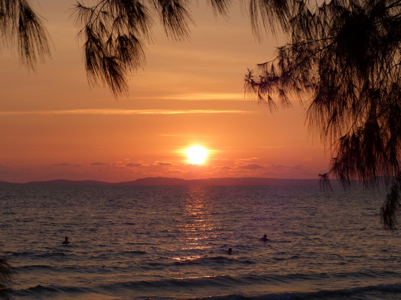 Auringonlasku Otres Beach Kambodza